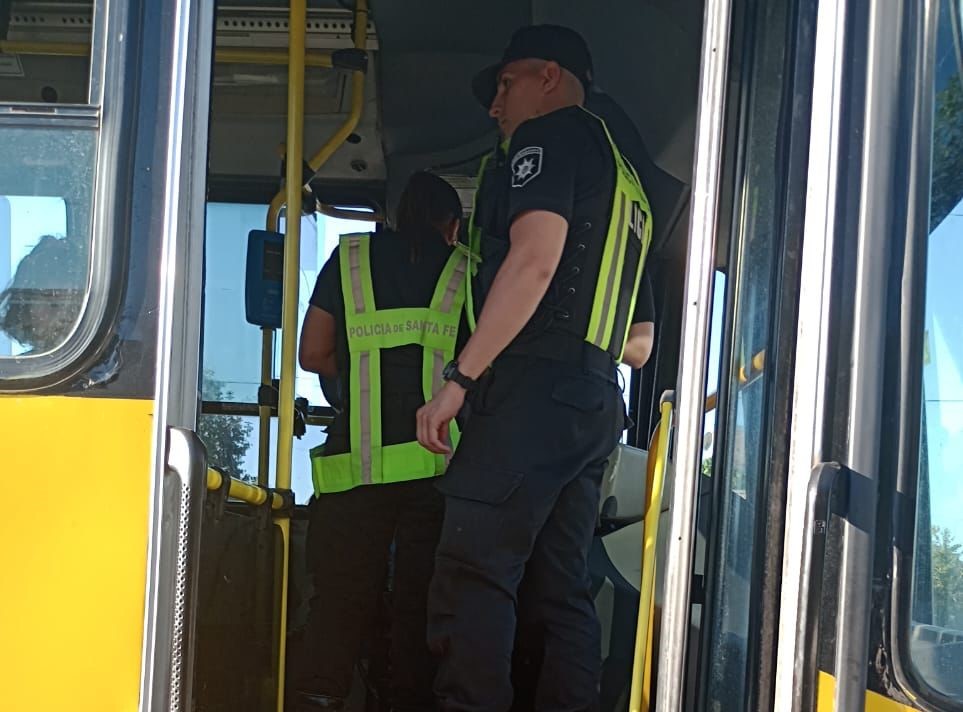 Operativos sorpresa en colectivos: "Que nadie use el transporte para huir" 